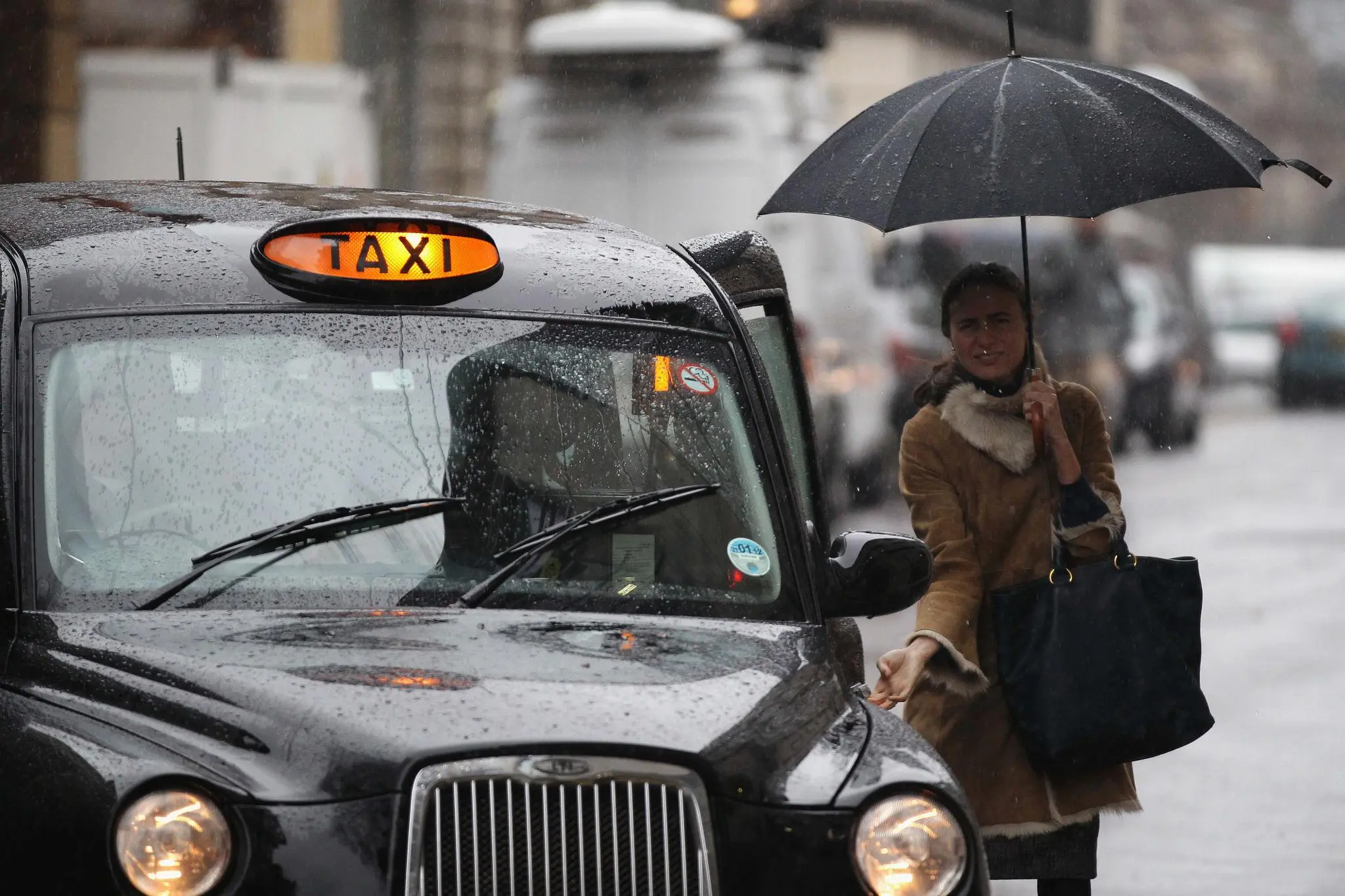 Réservation de taxi en ligne à Liège – service de taxi 24/7
